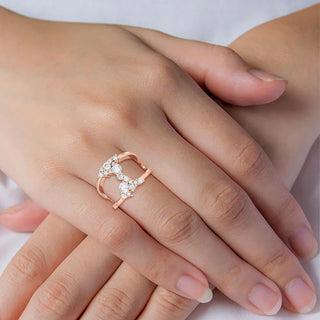 Negative space in diamond design: How designers use this technique to highlight diamonds and create visually stunning pieces.