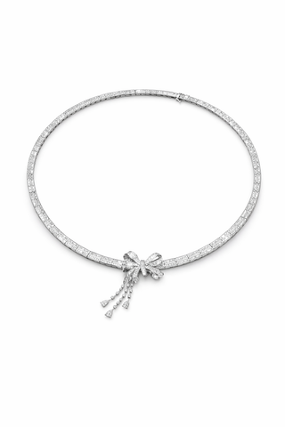 Élan bow necklace with delicate bow pendant